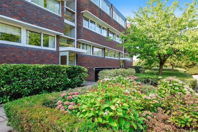 Bancroft Court, Reigate, RH2, photo 1
