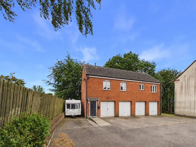 Hawks Drive, Tiverton, EX16, photo 1