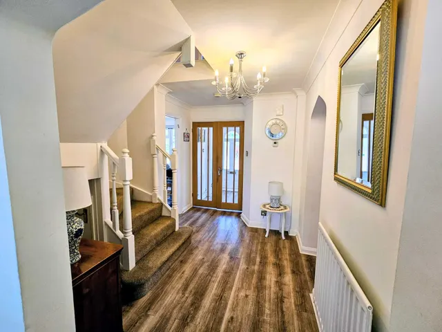 Priory Field Drive, Edgware, HA8, photo 3