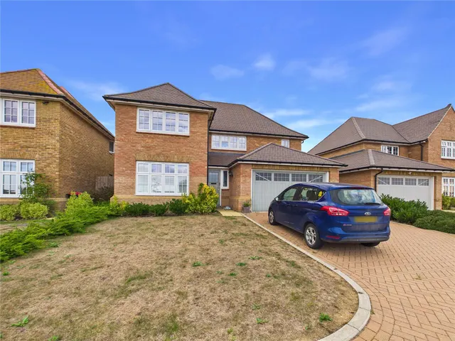 Raven Gardens, Silver End, CM8, photo 1