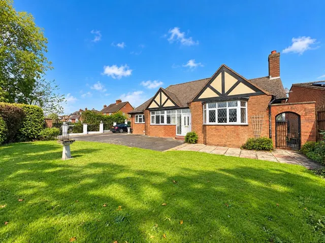 Shute Hill, Lichfield, WS13, photo 2