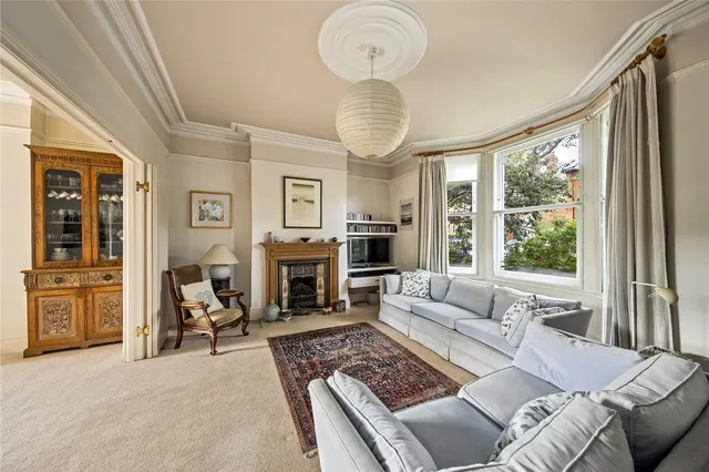Norman Avenue, St Margarets, TW1, photo 3