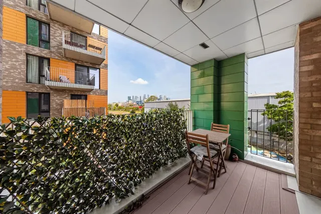 Telcon Way, London, SE10, photo 2