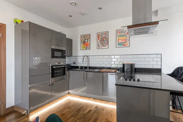 Telcon Way, London, SE10, photo 3