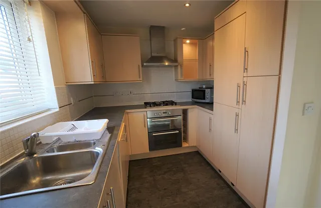 Emerson Square, Bristol, BS7, photo 1