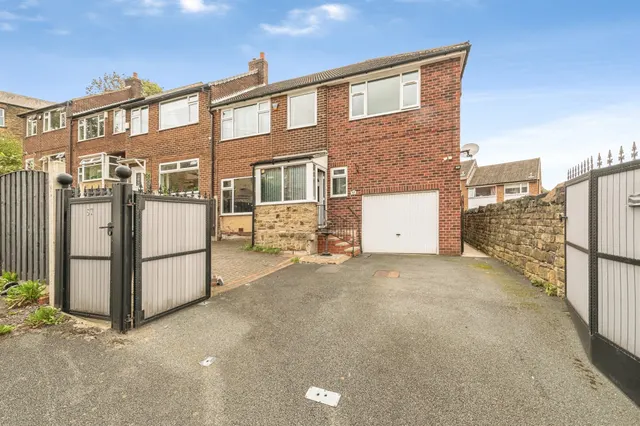 Bower Lane, Dewsbury, WF13, photo 1
