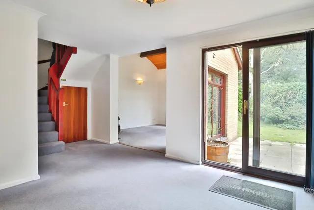 Eaton Hill, Leeds, LS16, photo 2