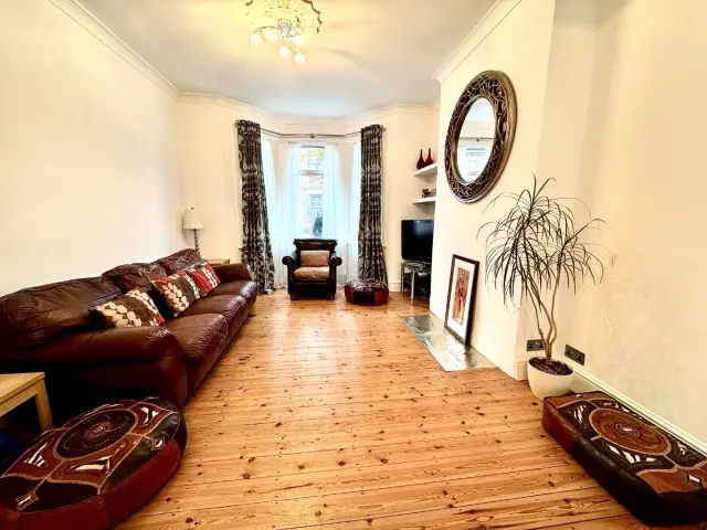 Benares Road, Plumstead, SE18, photo 3