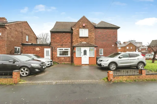 York Road, Rowley Regis, B65, photo 1