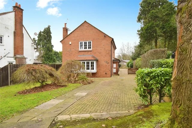 The Oval, Oadby, LE2, photo 1