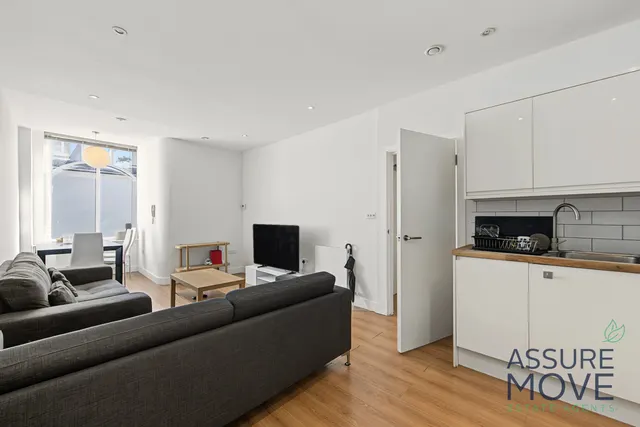 Photo 3 — Flat 1, 59 Islington Park Street, London, London, N1 1QB