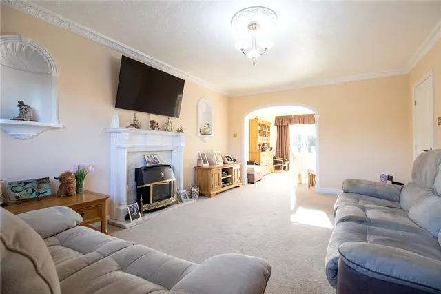 Holme Drive, Burton-Upon-Stather, DN15, photo 3