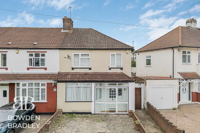 Ascot Close, Hainault, IG6, photo 1