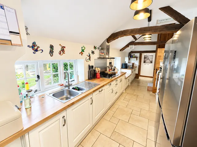 School Road, Appledore, TN26, photo 2