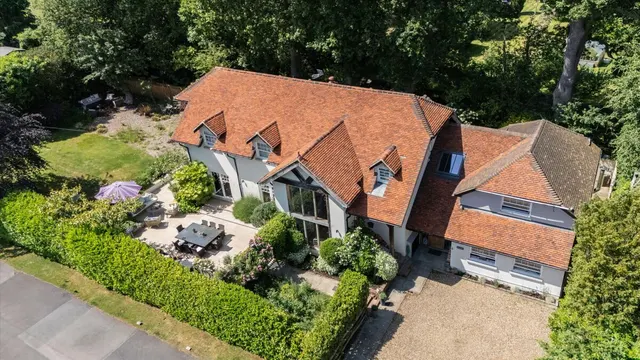 Heath View, East Horsley, KT24, photo 1