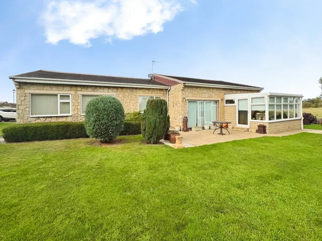 Front Street, Sowerby, YO7, photo 1