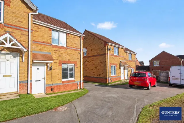 Thornroyd Drive, Bradford, BD4, photo 2