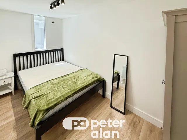 Crwys Road, Cardiff, CF24, photo 3