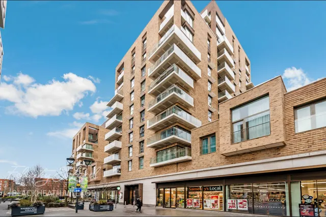 Peglar Square, London, photo 1