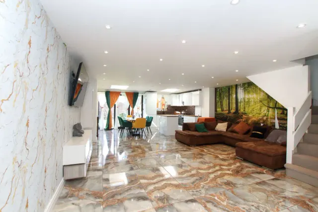 Photo 2 — Kipling Grove, Hemel Hempstead, Hertfordshire, HP2 7NJ