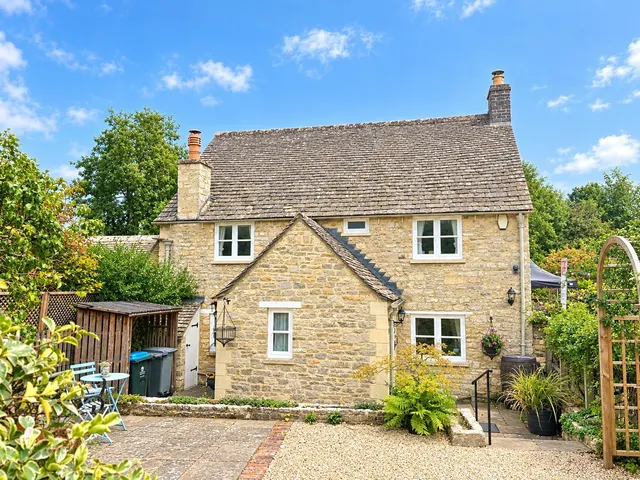 Church Lane, Burford, OX18, photo 1