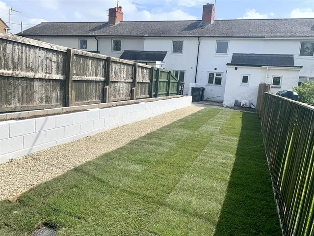 Avon Square, Upavon, SN9, photo 2