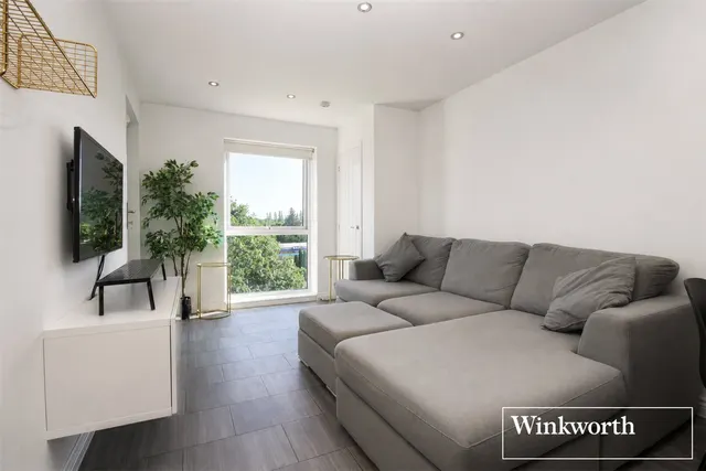 Photo 2 — Todd Close, Borehamwood, Hertfordshire, WD6
