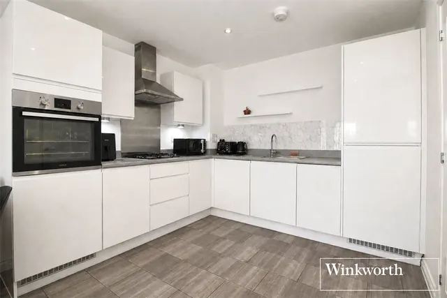 Photo 3 — Todd Close, Borehamwood, Hertfordshire, WD6
