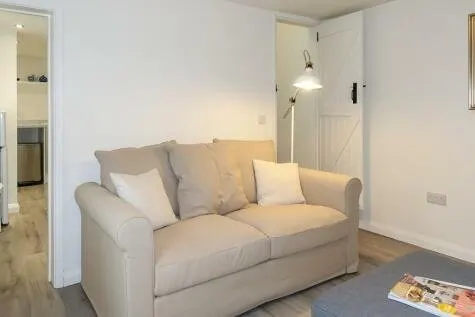 Ruddington Lane, Nottingham, NG11, photo 2