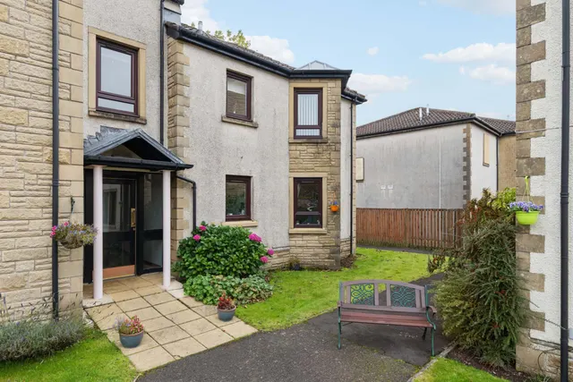 Wellmeadow Farm, Meadow Way, Newton Mearns, photo 1