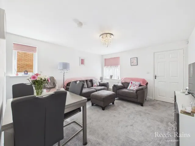 Photo 2 — Warminster Close, Bridlington, East Riding of Yorkshire, YO16