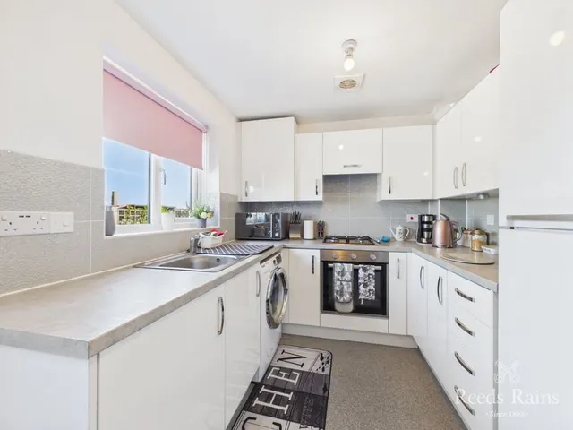 Photo 3 — Warminster Close, Bridlington, East Riding of Yorkshire, YO16