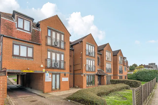 22 Ashwood Court, 6 Wembley Park Drive, photo 1