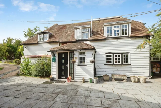 The Green, Eythorne, CT15, photo 1