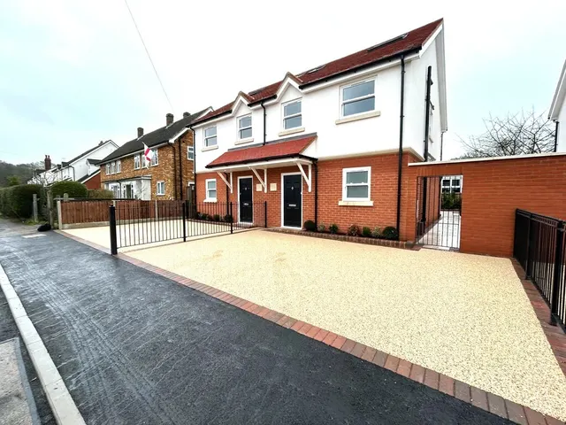 Photo 2 — Brickfield Road, Coopersale, Epping
