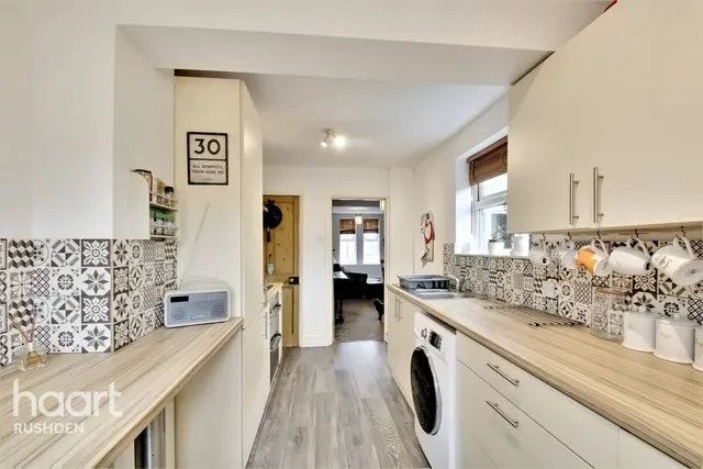 Farndish Road, Irchester, NN29, photo 2