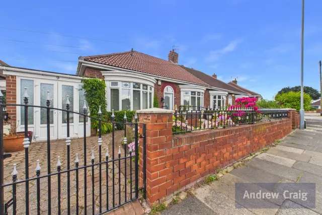 Woodville Crescent, High Barnes, SR4, photo 1