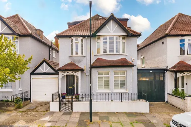 Voss Court, SW16, photo 2