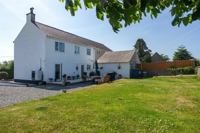 Llantrisant, Holyhead, photo 3