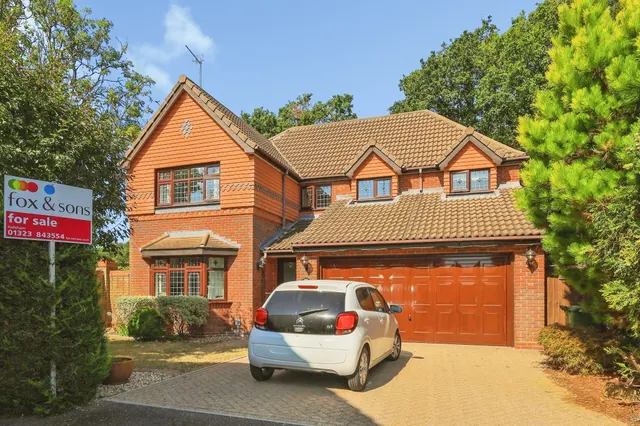 Lavender Close, Hailsham, BN27, photo 1