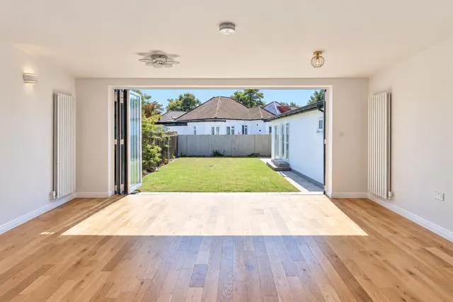 Gladstone Avenue, Twickenham, TW2, photo 2