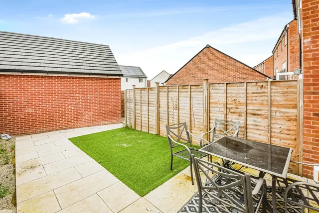 Amazon Way, Westbury, BA13, photo 2