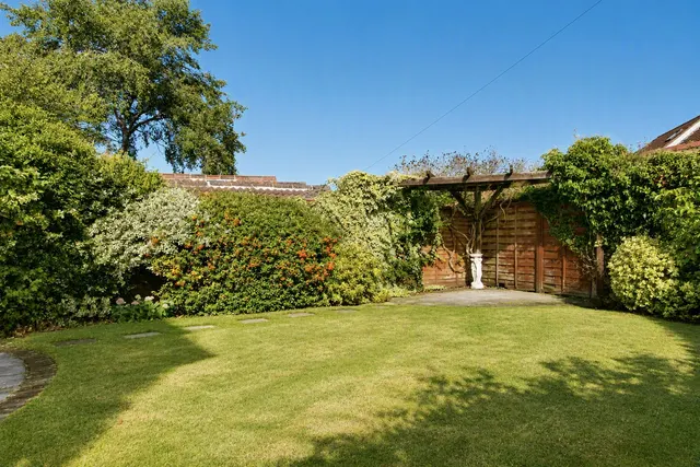 Park Road, Thornbury, photo 3