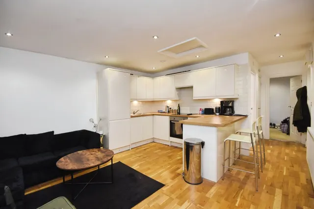 Coxtie Green Road, Pilgrims Hatch, CM14, photo 2