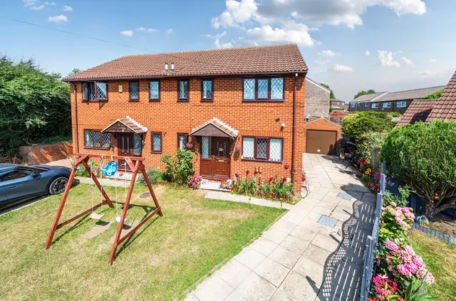 Railsfield Rise, Leeds, LS13, photo 1