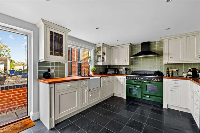 George Street, Kingsclere, RG20, photo 2