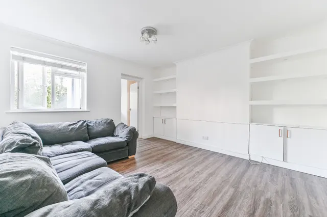 Photo 3 — 2 Bedford Place, Croydon