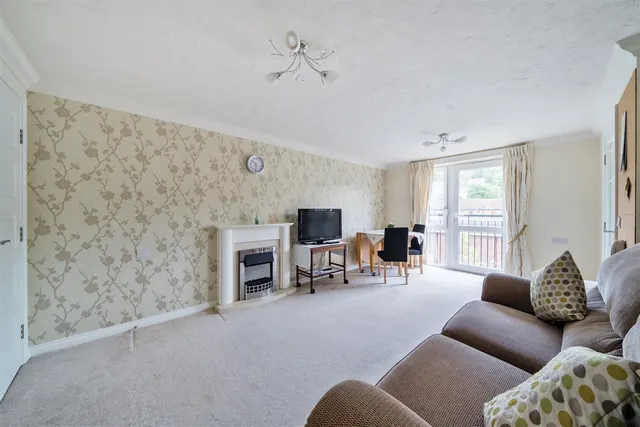 Stafford Road, Caterham, CR3, photo 3