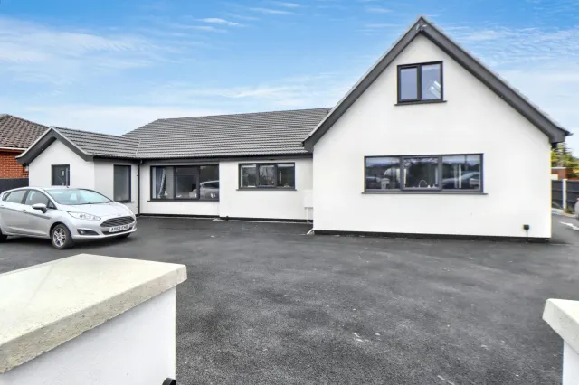 Beccles Road, Bradwell, photo 1