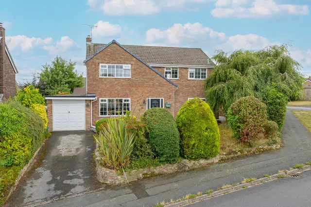 Hunters Hill, Frodsham, photo 1